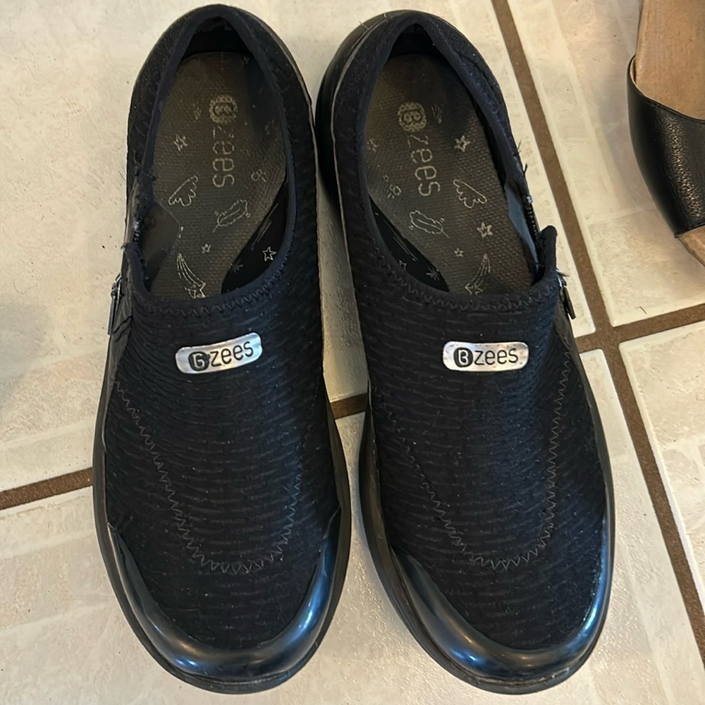 Black slip on walking shoes Bzees